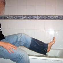WamMalaga: Enjoying the bathtub / Disfrutando en la bara