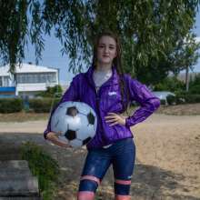Wet Live Team: Anhelina in Leggings Swam and Played with a Ball, Sport