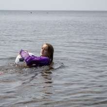 Wet Live Team: Anhelina in Leggings Swam and Played with a Ball, Sport