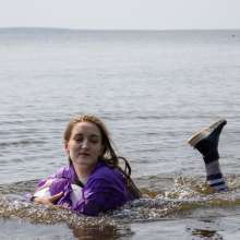 Wet Live Team: Anhelina in Leggings Swam and Played with a Ball, Sport