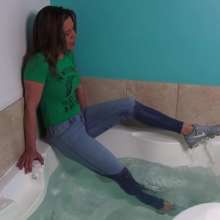 TheGungeZone: Ariel's Hot Tub Fun with Head Dunks