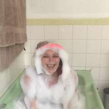 Thefetishgirl: Bubble Bath and Pies