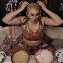 messy_kitteh: Pie Hard