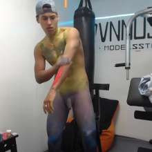 MessyGuys: Rocco Paints Himself at the Gym