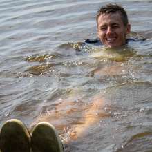 Wet Live Team: Ruslan Bathed in Wet Polo Enlightened a Strong Body