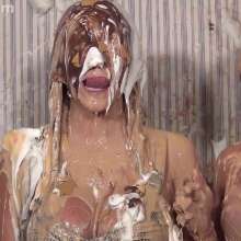 Anglefan: One of Amy's best pies to the face!