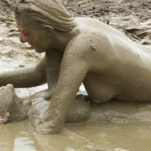 Lara_eurowam: Another Sexy Mud Scene with Adri and Her Girlfriend