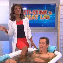 mad_mick_at: What a mainstream-teaser!  Muddy tub, nice Lady and no (messy) end