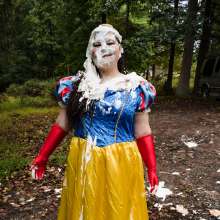 JD and Messy Andi: Trick or Treat?  Snow White Edition