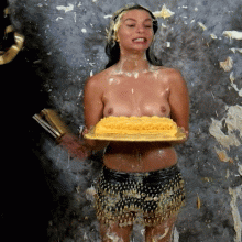 SlapstickStuff: Jasmine Vs. King Tut: Yes, She's Topless.