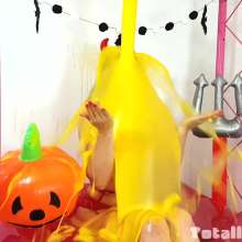 TotallyGunged: "Halloween Hot Seat" with Lottie!