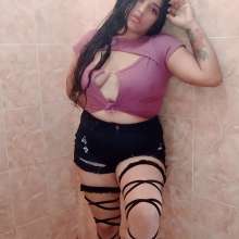 WetPlace: Jazminss Jeans Shorts Shower