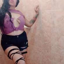 WetPlace: Jazminss Jeans Shorts Shower
