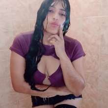 WetPlace: Jazminss Jeans Shorts Shower