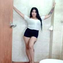 WetPlace: Jazminss Worm Shower In Shorts