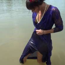 Jayce: Public Hippee Barefoot River Play!