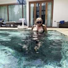 Wet_look_elena: Shiney Pants in the Pool