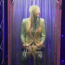LiquidX: Bag Bogging: Mollie Vs Suzie