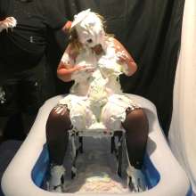 CheekyLuna: CheekyLuna's Pie Per Reply Burlesque Meets 78 Pies