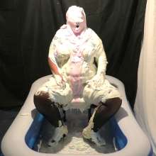 CheekyLuna: CheekyLuna's Pie Per Reply Burlesque Meets 78 Pies