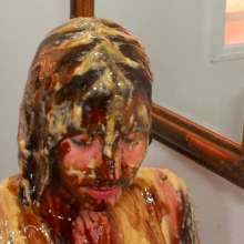 HotWamHD: Danielle's First Gunge Bath