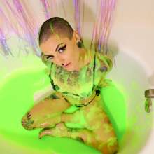 messyhot: Goth Girl (nb) Giddily Gets Great Green Gunging