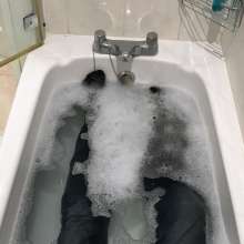 wetmart2240: Love talking a bath fully-clothed