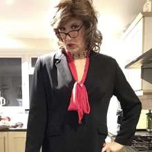 SmokySharon: Sharon needs you!  Messy session ideas :)