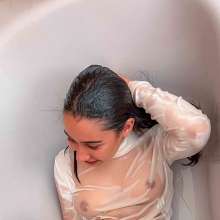 Your Wet Cat: Slippery bath and oil destruction