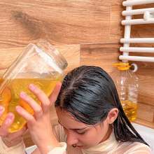 Your Wet Cat: Slippery bath and oil destruction