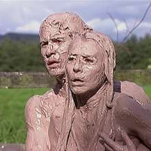 Gater: TV find: Amparo Grisales and Alex Sirvent's mud fight in "Madre Luna"