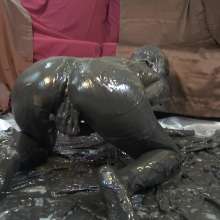 Jayce: Mel Fully Coats Herself in Black Gunge+Surprise Pies Ending