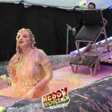 LiquidX: A Giant Noughts and Crosses Game, Entirely Made of Slime