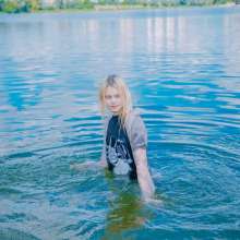 Wet Live Team: Model Alice Is All Wet in Her Casual Outfit
