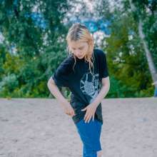 Wet Live Team: Model Alice Is All Wet in Her Casual Outfit