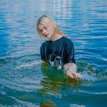 Wet Live Team: Model Alice Is All Wet in Her Casual Outfit