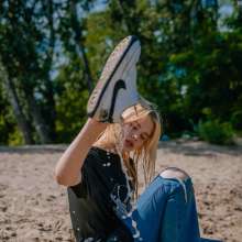 Wet Live Team: Model Alice Is All Wet in Her Casual Outfit