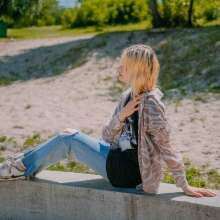 Wet Live Team: Model Alice Is All Wet in Her Casual Outfit