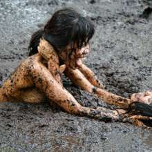 dlodoski: Cherry and Merlissa--Peat Pit Tug of War--Photos