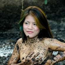 dlodoski: Sherly, Teasing in Peat--Photos