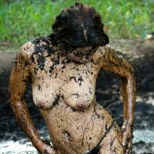 dlodoski: Sherly, Teasing in Peat--Photos