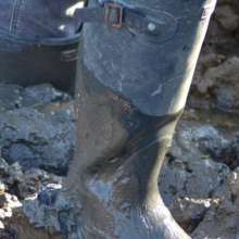 MuddySideUp: Muddy Dark Blue Wellies03