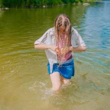 Wet Live Team: Natashka and Beach Wet Fun--wetlook Girl