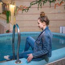 Wet Live Team: Natashka Gets Wetlook in the Indoor Pool, Casual Outfit