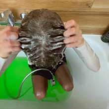 Your Wet Cat: Sticky and Slippery Green Slurry Met Me in My Bath
