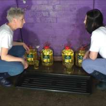 DungeonMasterOne: Tight Jeans Oiling