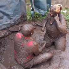 Darkabyss445: Unsuspecting Mud Fight in the Muddy Pit