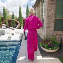 WetlookFashion: Bubbly Business with Hannah