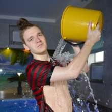 WetlookerUpdates: Wet guys on Wetlooker!