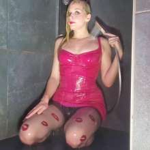 eileenvogel: eileen in de BDSM dungeon